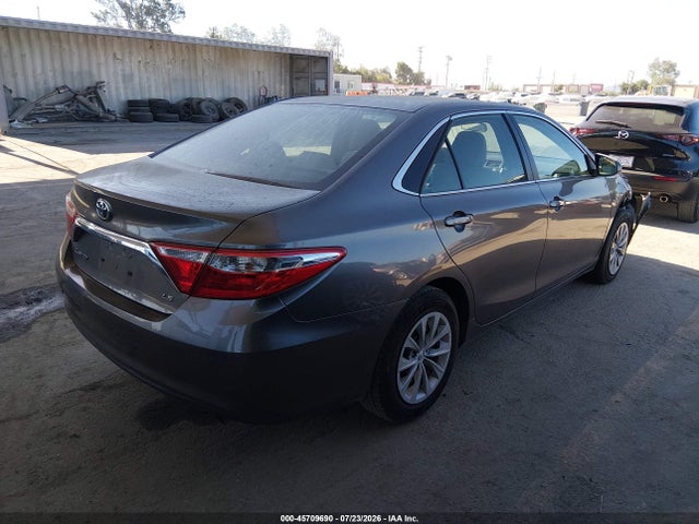 45709690 :رقم المزاد ، 4T1BF1FK1HU435311 vin ، 2017 Toyota Camry Le مزاد بيع