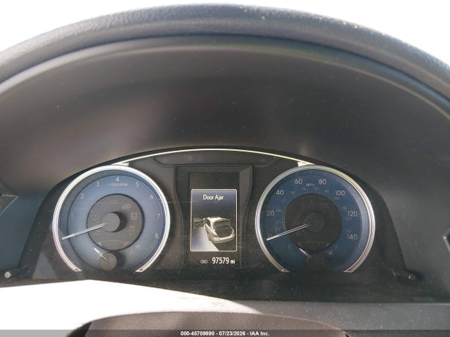 45709690 :رقم المزاد ، 4T1BF1FK1HU435311 vin ، 2017 Toyota Camry Le مزاد بيع