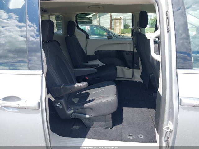Продаж на аукціоні авто 2019 Chrysler Pacifica Touring Plus, vin: 2C4RC1FG4KR516198, номер лоту: 45709720