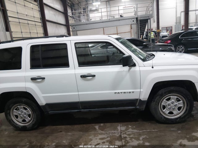 1C4NJPBB6GD804056 Jeep Patriot Sport