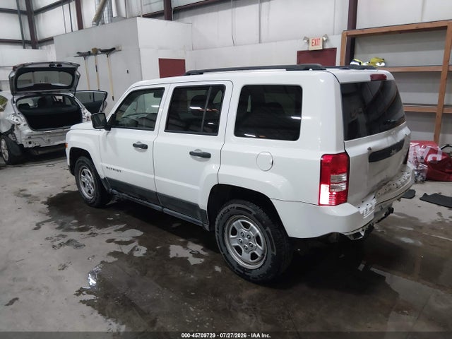 1C4NJPBB6GD804056 Jeep Patriot Sport