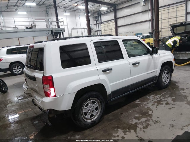 1C4NJPBB6GD804056 Jeep Patriot Sport