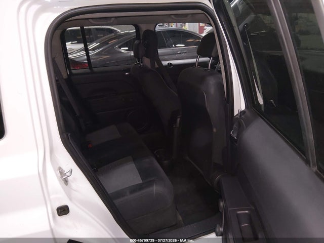 1C4NJPBB6GD804056 Jeep Patriot Sport