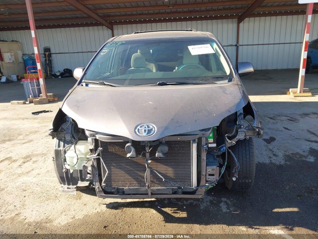 5TDJK3DC1ES080000 Toyota Sienna Le 7 Passenger