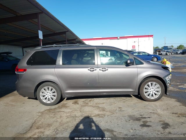 5TDJK3DC1ES080000 Toyota Sienna Le 7 Passenger
