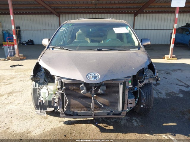 5TDJK3DC1ES080000 Toyota Sienna Le 7 Passenger