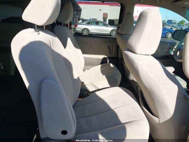 5TDJK3DC1ES080000 Toyota Sienna Le 7 Passenger