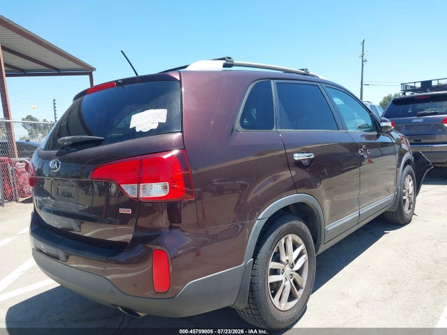 KIA SORENTO LX 2015 5XYKT4A68FG631530 Image 4