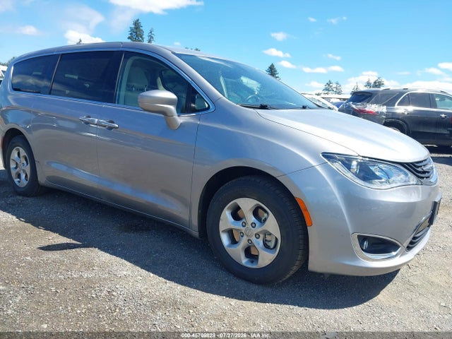 Aukcja sprzedaży 2017 Chrysler Pacifica Hybrid Touring Plus, vin: 2C4RC1H73HR836196, numer aukcji: 45709828