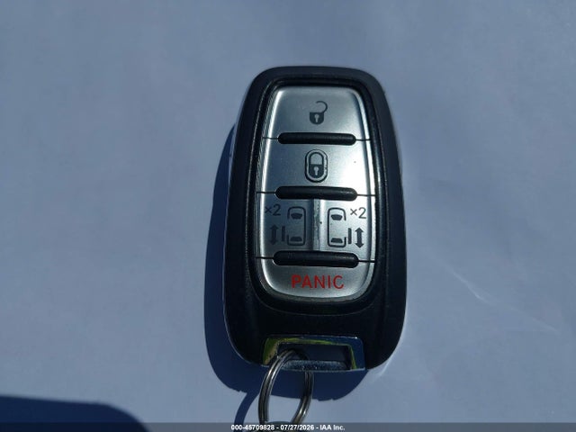 2017 Chrysler Pacifica Hybrid Touring Plus მანქანა იყიდება აუქციონზე, vin: 2C4RC1H73HR836196, აუქციონის ნომერი: 45709828