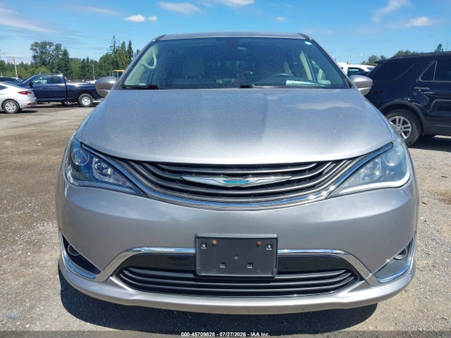 2017 Chrysler Pacifica Hybrid Touring Plus მანქანა იყიდება აუქციონზე, vin: 2C4RC1H73HR836196, აუქციონის ნომერი: 45709828