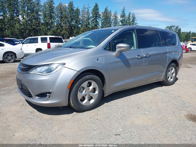 2017 Chrysler Pacifica Hybrid Touring Plus მანქანა იყიდება აუქციონზე, vin: 2C4RC1H73HR836196, აუქციონის ნომერი: 45709828