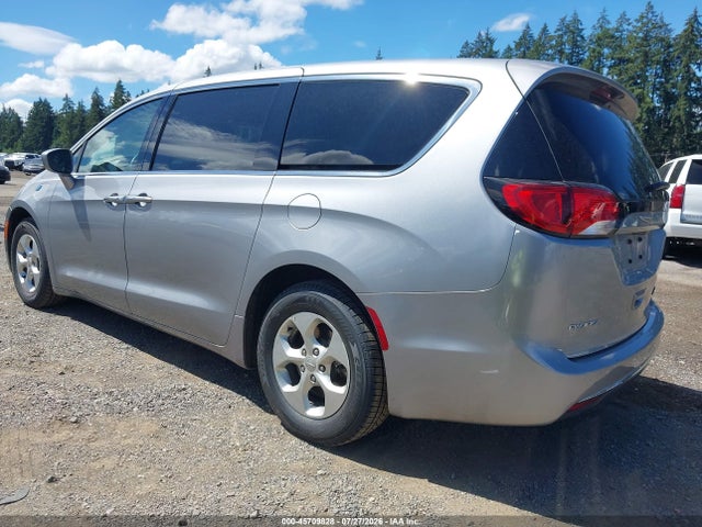 2017 Chrysler Pacifica Hybrid Touring Plus მანქანა იყიდება აუქციონზე, vin: 2C4RC1H73HR836196, აუქციონის ნომერი: 45709828