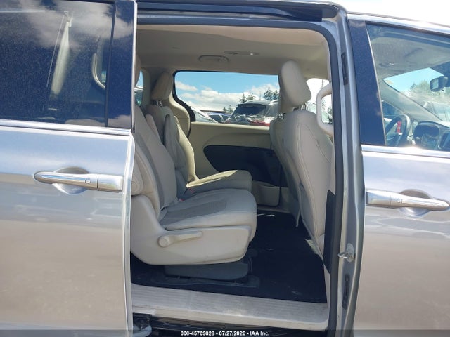 2017 Chrysler Pacifica Hybrid Touring Plus მანქანა იყიდება აუქციონზე, vin: 2C4RC1H73HR836196, აუქციონის ნომერი: 45709828