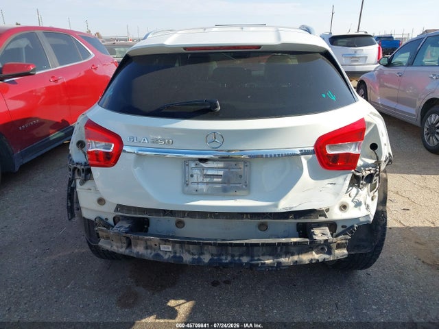 45709841 :رقم المزاد ، WDCTG4EB2JJ428278 vin ، 2018 Mercedes-benz Gla 250 مزاد بيع