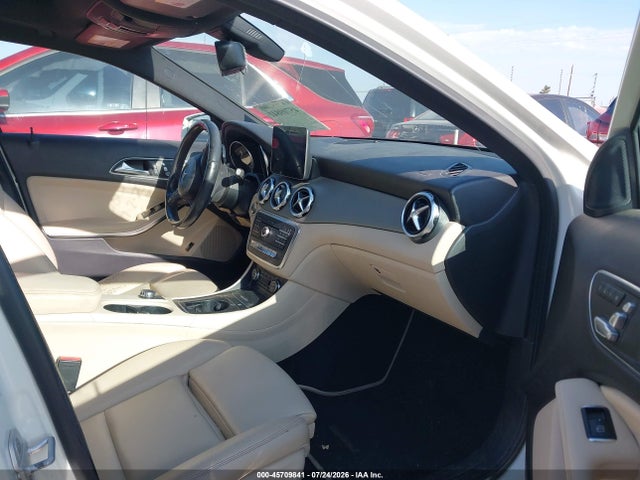 45709841 :رقم المزاد ، WDCTG4EB2JJ428278 vin ، 2018 Mercedes-benz Gla 250 مزاد بيع