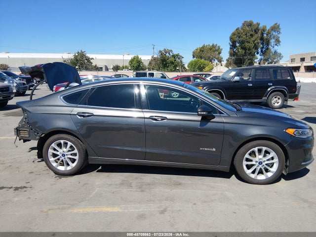 3FA6P0MU8KR209093 Ford Fusion Hybrid Sel