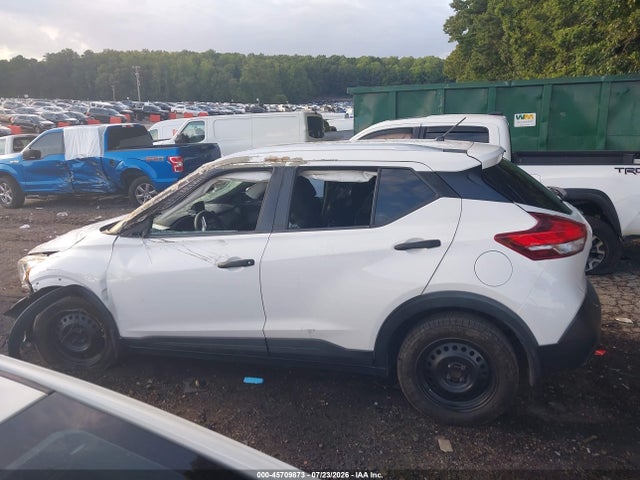 Продажа на аукционе авто 2018 Nissan Kicks S, vin: 3N1CP5CU4JL517281, номер лота: 45709873