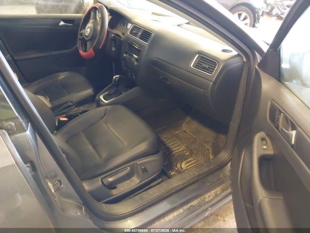 45709880 :رقم المزاد ، 3VWD17AJ2EM238979 vin ، 2014 Volkswagen Jetta 1.8t Se مزاد بيع