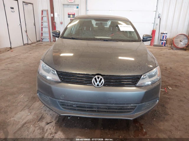45709880 :رقم المزاد ، 3VWD17AJ2EM238979 vin ، 2014 Volkswagen Jetta 1.8t Se مزاد بيع