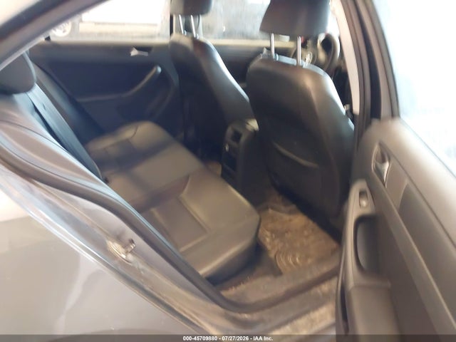 45709880 :رقم المزاد ، 3VWD17AJ2EM238979 vin ، 2014 Volkswagen Jetta 1.8t Se مزاد بيع