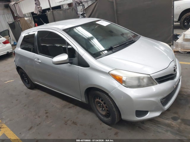 45709988 :رقم المزاد ، JTDJTUD39DD561075 vin ، 2013 Toyota Yaris L مزاد بيع