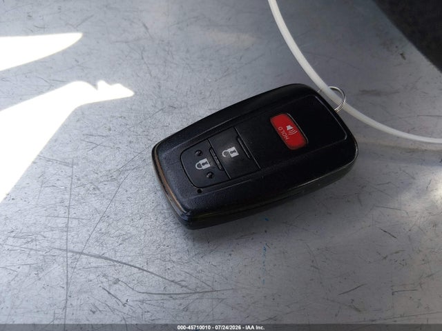 JTDKARFU6L3122451 Toyota Prius Le