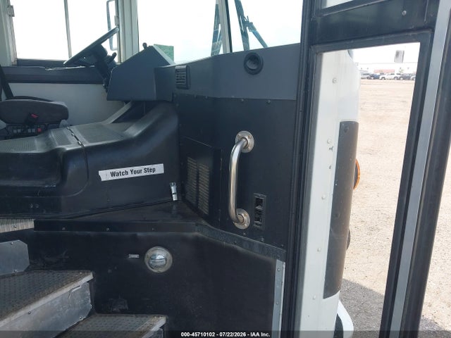 45710102 :رقم المزاد ، 1BABECPH7GF322482 vin ، 2016 Blue Bird School Bus مزاد بيع