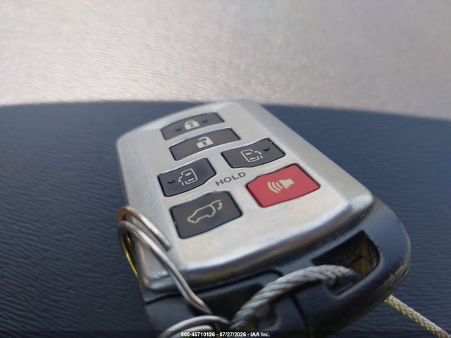 45710126 :رقم المزاد ، 5TDYK3DC6ES473800 vin ، 2014 Toyota Sienna Xle V6 8 Passenger مزاد بيع