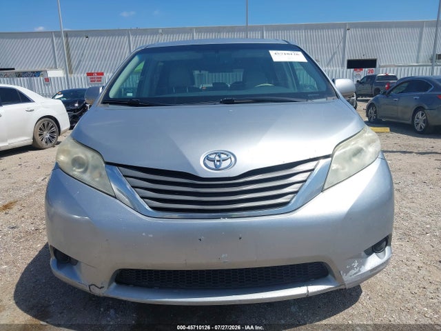 45710126 :رقم المزاد ، 5TDYK3DC6ES473800 vin ، 2014 Toyota Sienna Xle V6 8 Passenger مزاد بيع
