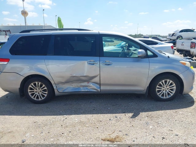 45710126 :رقم المزاد ، 5TDYK3DC6ES473800 vin ، 2014 Toyota Sienna Xle V6 8 Passenger مزاد بيع