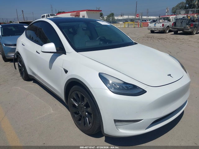 Продаж на аукціоні авто 2021 Tesla Model Y Long Range Dual Motor All-wheel Drive, vin: 5YJYGDEE3MF224221, номер лоту: 45710147