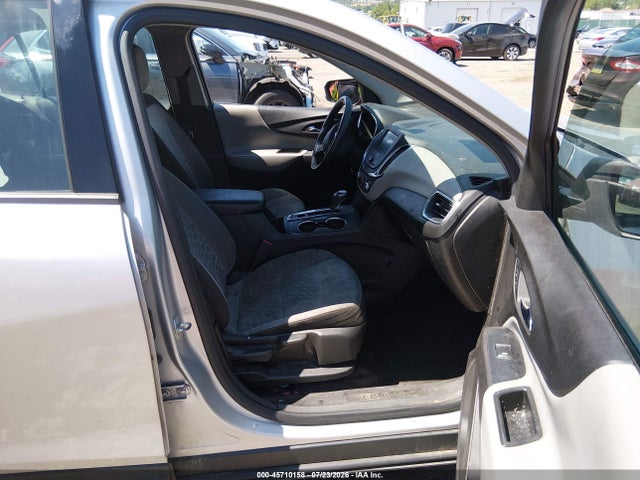 3GNAXHEV0JL130973 Chevrolet EQUINOX LS