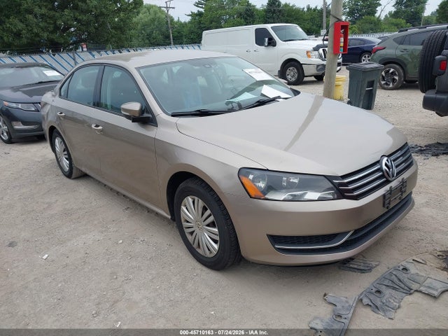 2015 Volkswagen Passat 1.8t S მანქანა იყიდება აუქციონზე, vin: 1VWAT7A37FC046751, აუქციონის ნომერი: 45710163