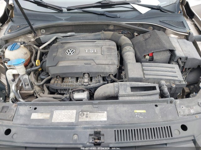 2015 Volkswagen Passat 1.8t S მანქანა იყიდება აუქციონზე, vin: 1VWAT7A37FC046751, აუქციონის ნომერი: 45710163
