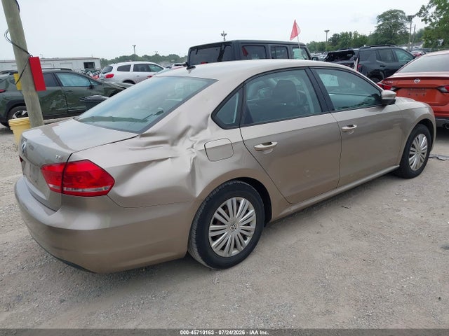 2015 Volkswagen Passat 1.8t S მანქანა იყიდება აუქციონზე, vin: 1VWAT7A37FC046751, აუქციონის ნომერი: 45710163