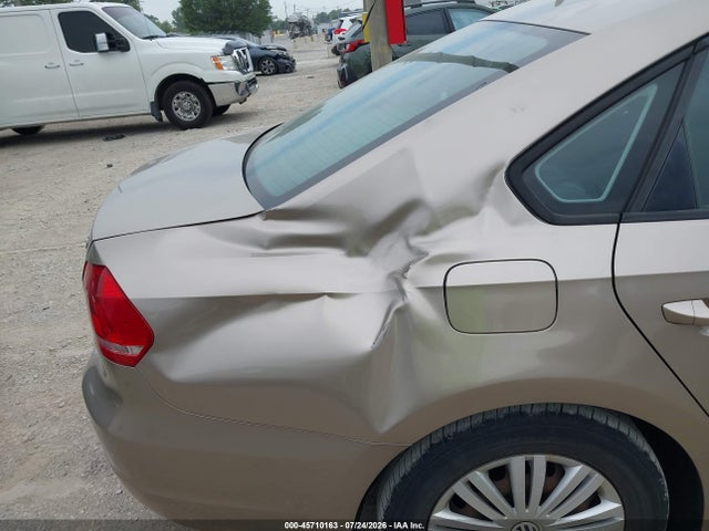 2015 Volkswagen Passat 1.8t S მანქანა იყიდება აუქციონზე, vin: 1VWAT7A37FC046751, აუქციონის ნომერი: 45710163
