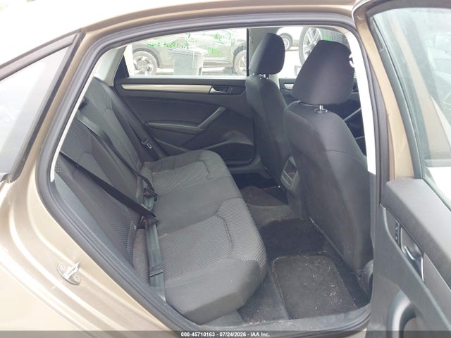 2015 Volkswagen Passat 1.8t S მანქანა იყიდება აუქციონზე, vin: 1VWAT7A37FC046751, აუქციონის ნომერი: 45710163