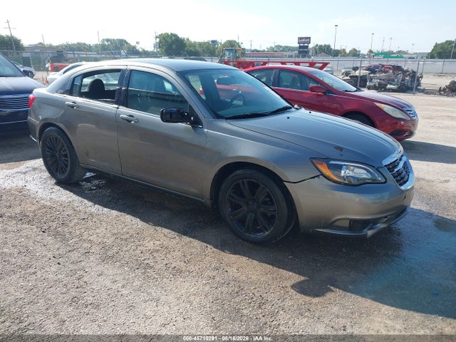 45710291 :رقم المزاد ، 1C3CCBBG4DN715306 vin ، 2013 Chrysler 200 Touring مزاد بيع