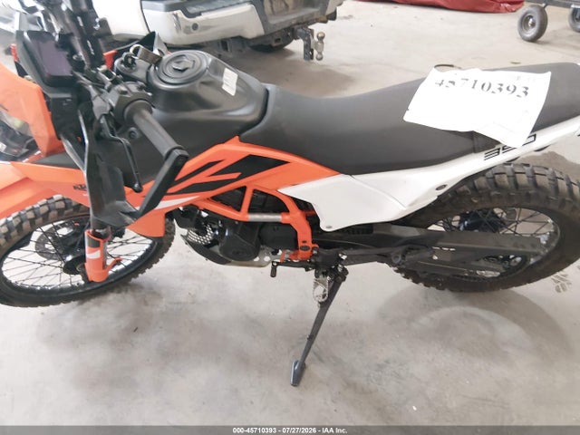 45710393 :رقم المزاد ، MD2J1J408SN201209 vin ، 2025 Ktm 390 Enduro R مزاد بيع