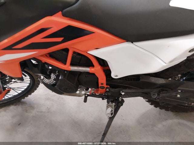 45710393 :رقم المزاد ، MD2J1J408SN201209 vin ، 2025 Ktm 390 Enduro R مزاد بيع