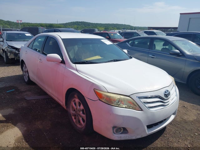 45710420 :رقم المزاد ، 4T4BF3EK7AR064390 vin ، 2010 Toyota Camry Le مزاد بيع