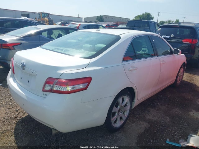 45710420 :رقم المزاد ، 4T4BF3EK7AR064390 vin ، 2010 Toyota Camry Le مزاد بيع