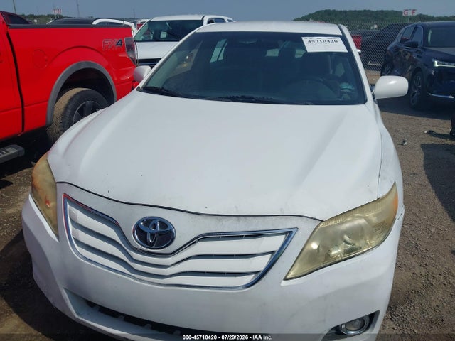 45710420 :رقم المزاد ، 4T4BF3EK7AR064390 vin ، 2010 Toyota Camry Le مزاد بيع