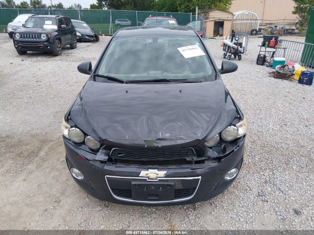 45710462 :رقم المزاد ، 1G1JC5SH1F4137129 vin ، 2015 Chevrolet Sonic Lt Auto مزاد بيع