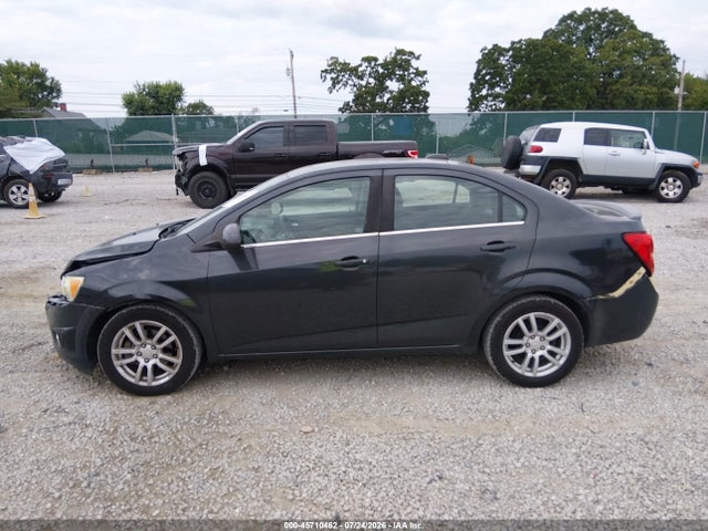 45710462 :رقم المزاد ، 1G1JC5SH1F4137129 vin ، 2015 Chevrolet Sonic Lt Auto مزاد بيع