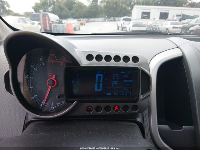 45710462 :رقم المزاد ، 1G1JC5SH1F4137129 vin ، 2015 Chevrolet Sonic Lt Auto مزاد بيع