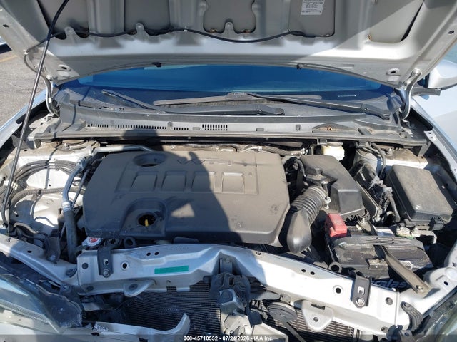 Toyota COROLLA LE 2018 2T1BURHE9JC037783 Image 10