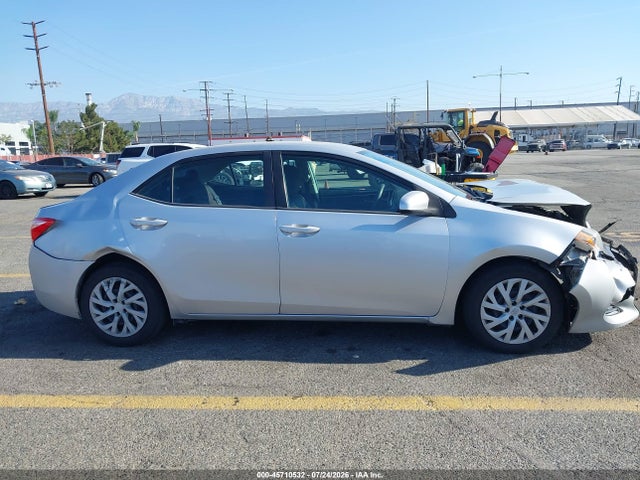 2T1BURHE9JC037783 Toyota COROLLA LE