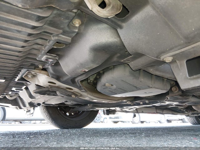2T1BURHE9JC037783 Toyota COROLLA LE